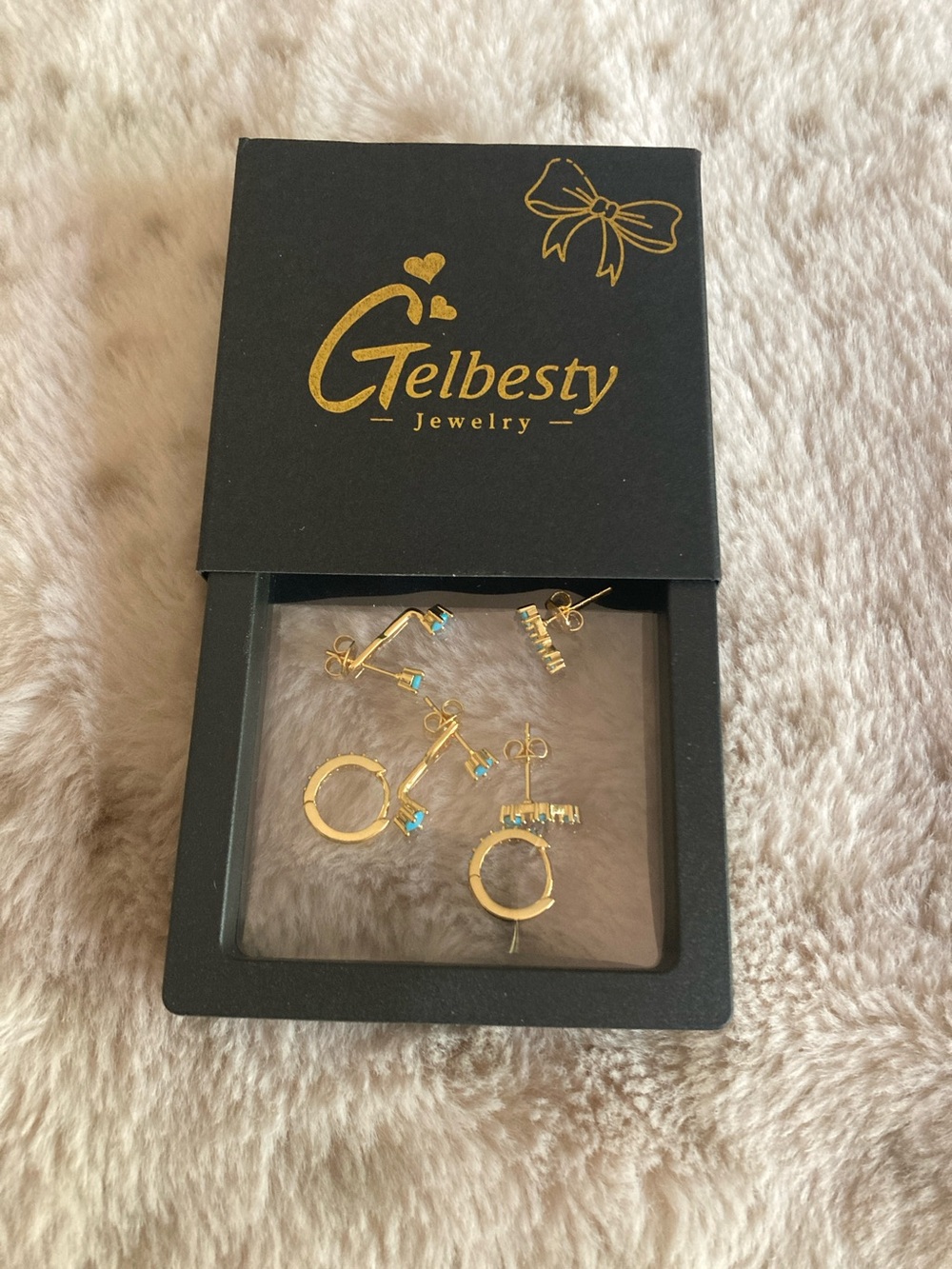 Gelbetsy earrings paired for multiple holes